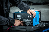 Зарядное устройство 12V/24V, макс. нагрузка 14-26А